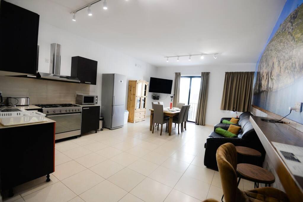 Seaside Xlendi Apartment Екстериор снимка